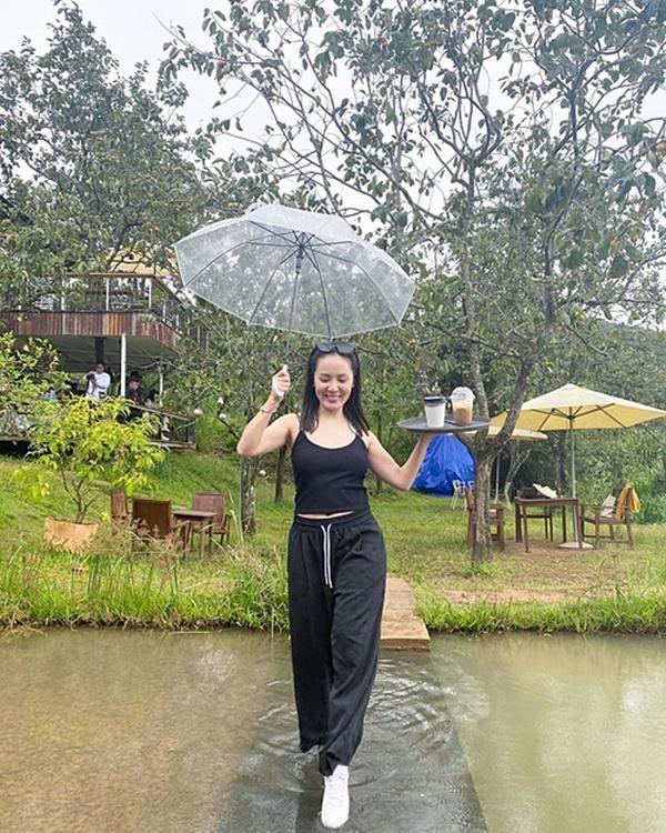 Ca sĩ Phương Linh đi chơi ở Đà Lạt, khép lại tin sao Việt.