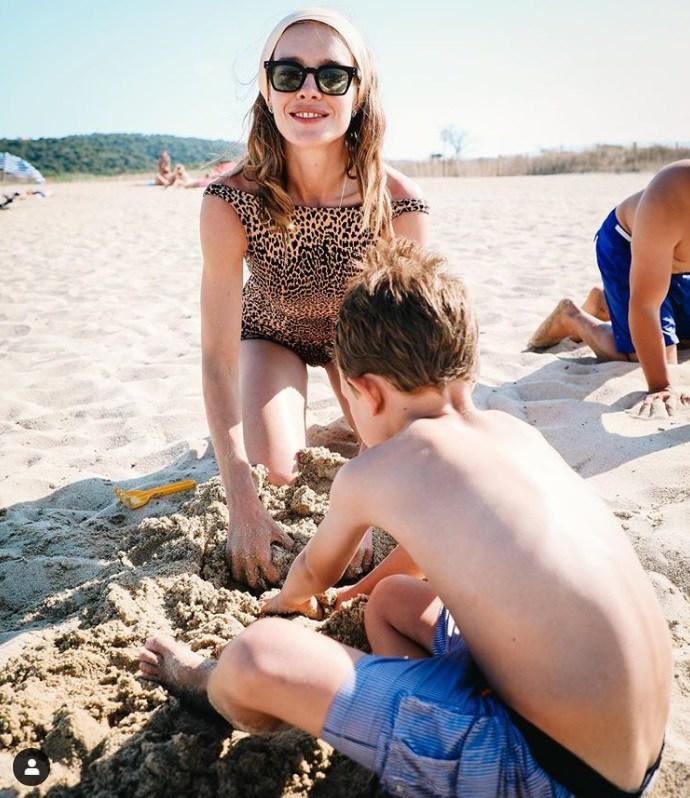 Cô gái bán rong 5 con 2 đời chồng: Chồng đầu Vua vàng, chồng sau xịn hơn Hoàng tử LV-7