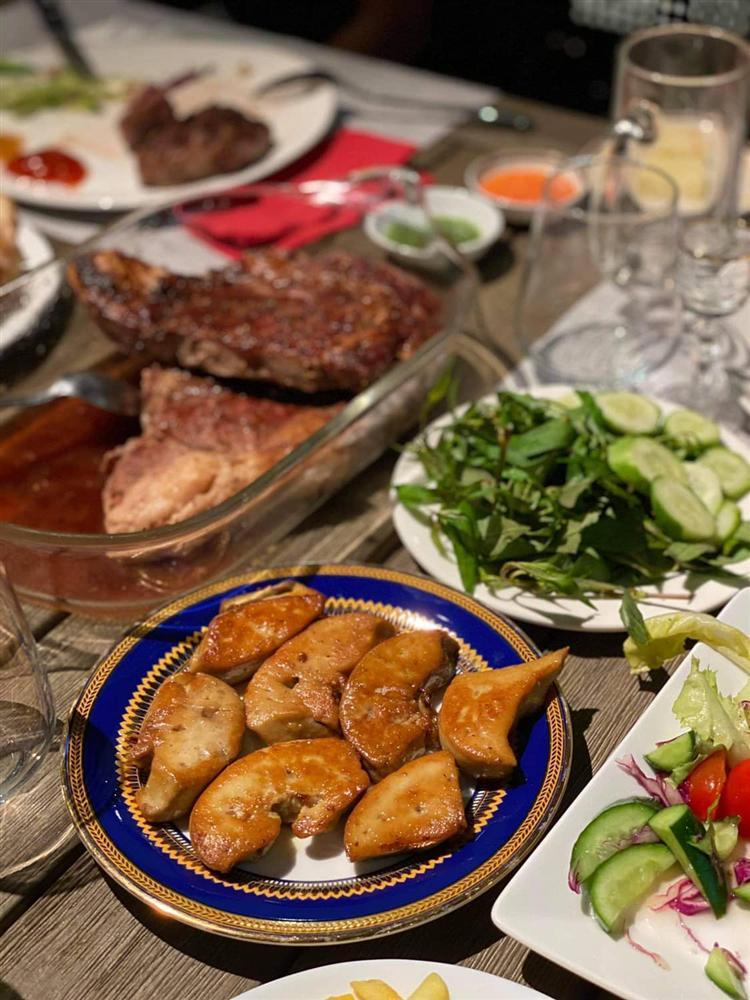 Diệp Bảo Ngọc khoe khéo bạn trai điểm 10 chất lượng, hoàn hảo hết chỗ chê-1