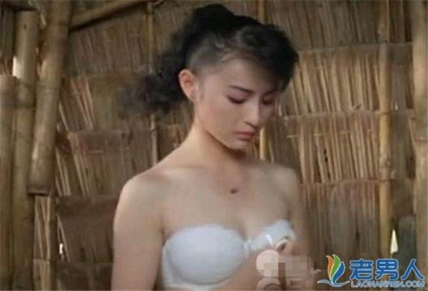 Lý Tái Phụng từng có cảnh quay khoe nội y vô cùng sexy trong phim 