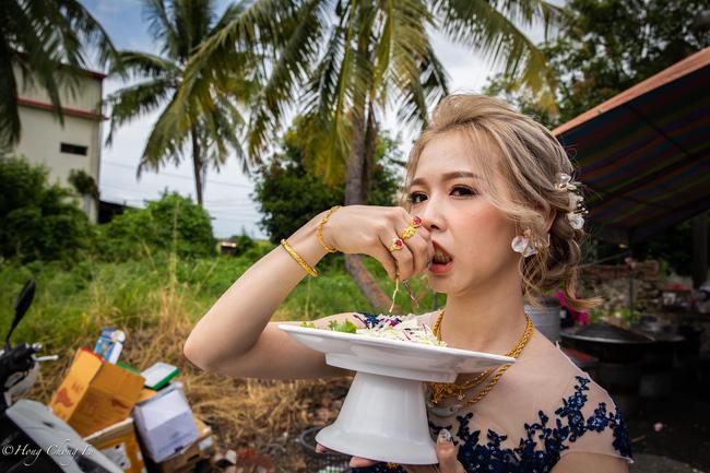 Bộ ảnh cưới bá đạo của cặp đôi chọn ngay background như bãi chiến trường mà vẫn hút like-5