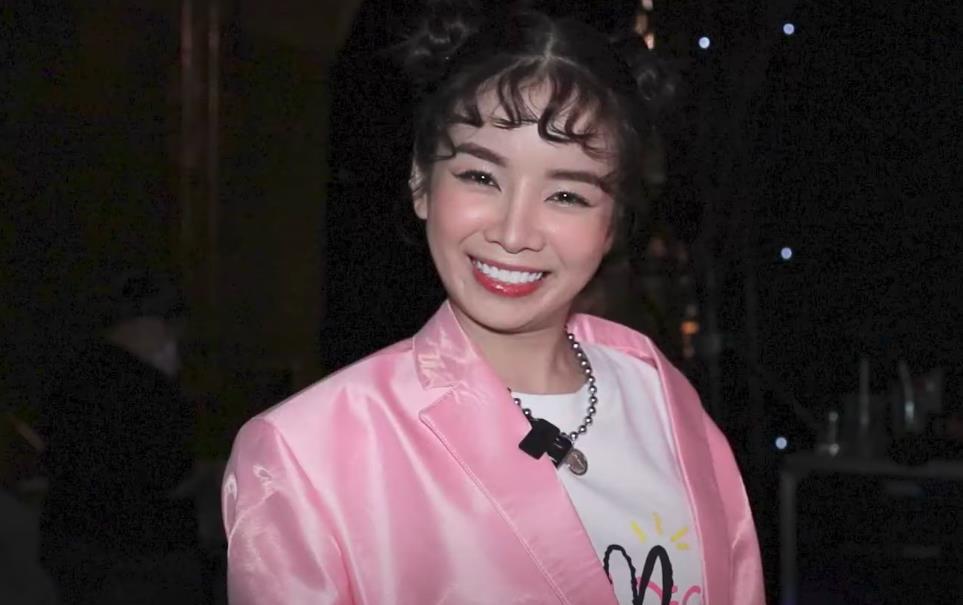 Hồng Thanh trốn chui trốn nhủi vào hậu trường Rap Việt để gặp bằng được bạn gái DJ Mie-7