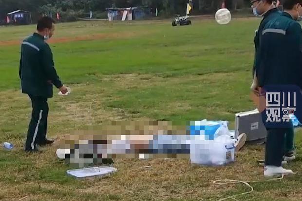 Clip: Kinh hoàng khoảnh khắc nam thanh niên ngã rơi từ khinh khí cầu xuống đất tử vong tại chỗ-2