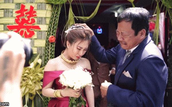 Cưới con gái, bố ôm mặt khóc như mưa nhưng thái độ của cô dâu khiến dân mạng tranh cãi-6