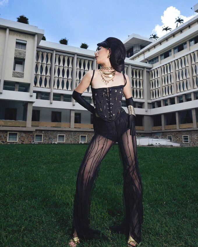 Cùng mặc đồ thương hiệu Việt, Black Pink chất lừ còn Ngọc Trinh kém sang-3