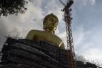 Tượng Phật khổng lồ cao bằng tòa nhà 20 tầng ở Thái Lan