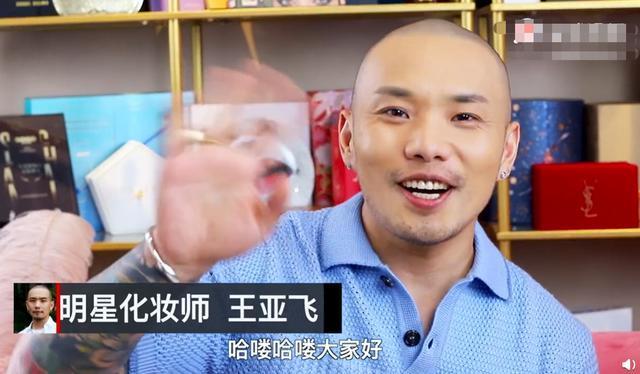 Stylist Triệu Lệ Dĩnh nhấn like bài viết khen Dương Mịch hơn bà xã Phùng Thiệu Phong mọi mặt-1