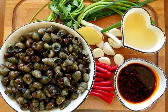 Mùa thu đông tới rồi, học ngay cách làm ốc xào cay để xuýt xoa cùng hội bạn thân thôi