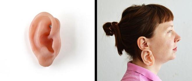 Phụ kiện hài hước này được lấy cảm hứng từ những người chuyên nghe lén. Do đó, họ cần có nhiều tai hơn để nghe rõ mọi chuyện. Ảnh: Brightside.