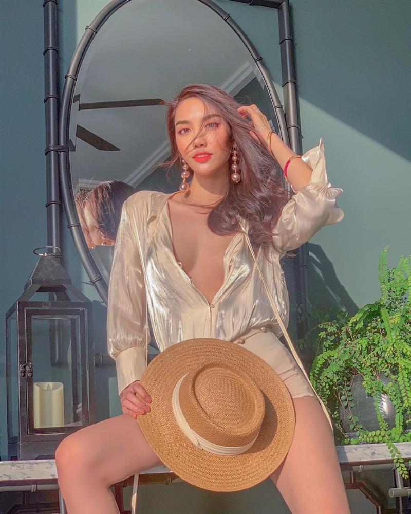 Chê Lan Khuê ngực lép như đàn ông, cô giáo trung niên có thực sự nhìn đúng?-1