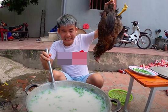Bất ngờ số tiền con trai bà Tân Vlog kiếm được từ Youtube sau loạt video gây tranh cãi