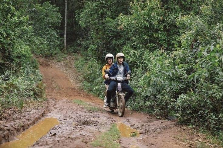 Ham hố phóng xe lội bùn phá đảo Đà Lạt, cặp trai gái nhận cái kết chổng vó lên trời-1