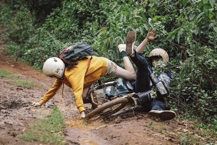 Ham hố phóng xe lội bùn phá đảo Đà Lạt, cặp trai gái nhận cái kết chổng vó lên trời-3