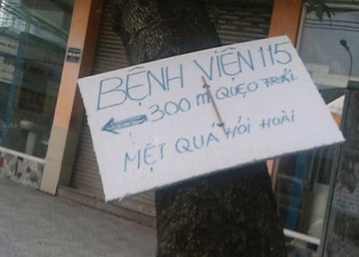 Người đi đường nên tập luyện thói quen đọc biển báo.