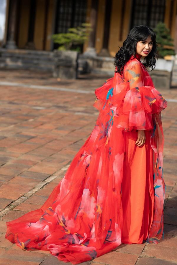 Nửa thập kỷ mới xuất hiện tại show event, Mỹ Lệ đeo khẩu trang hoa che nửa mặt-14