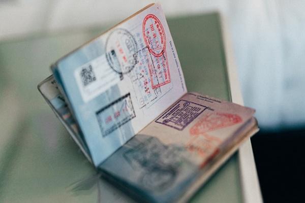 Cô gái đi khắp thế giới bằng cách ngủ nhờ nhà người lạ-1