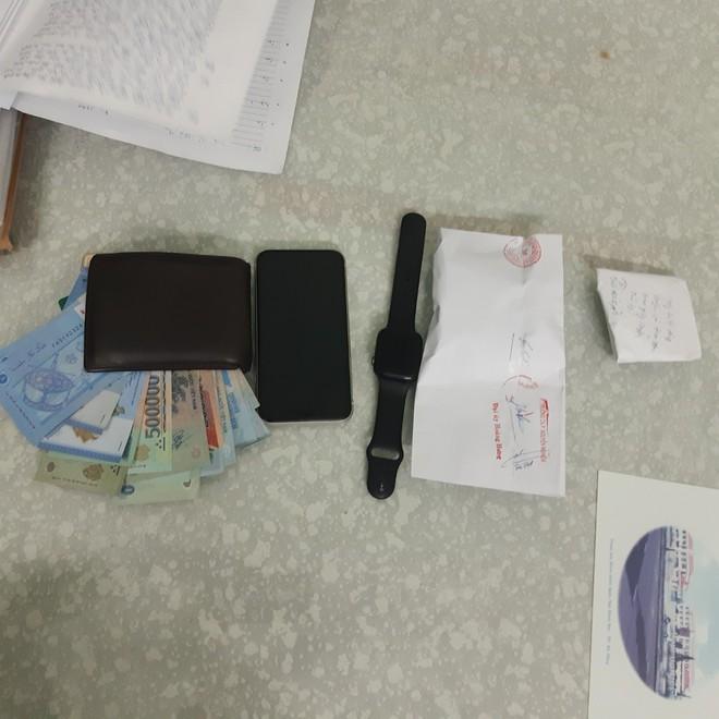 Tóm được người nhện vào trộm kim cương trị giá gần 500 triệu đồng-3