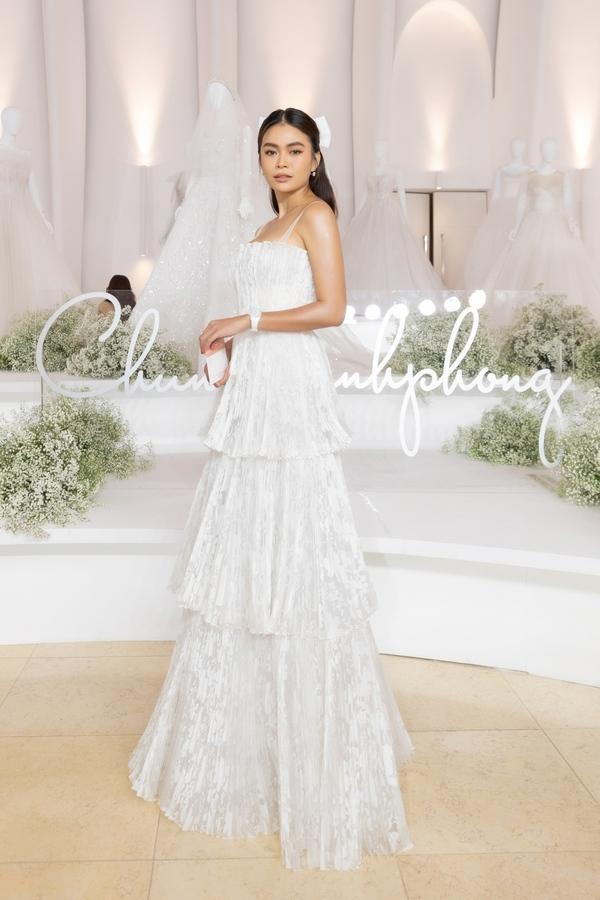 SAO ĐẸP nhất tuần: Minh Tú hóa công chúa trở lại sàn catwalk sau 7 tháng cách ly-6