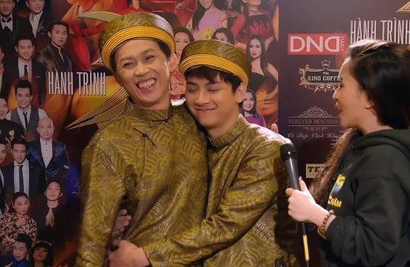 Hoài Linh diện áo dài từng hát chung với Hoài Lâm lên phim-6