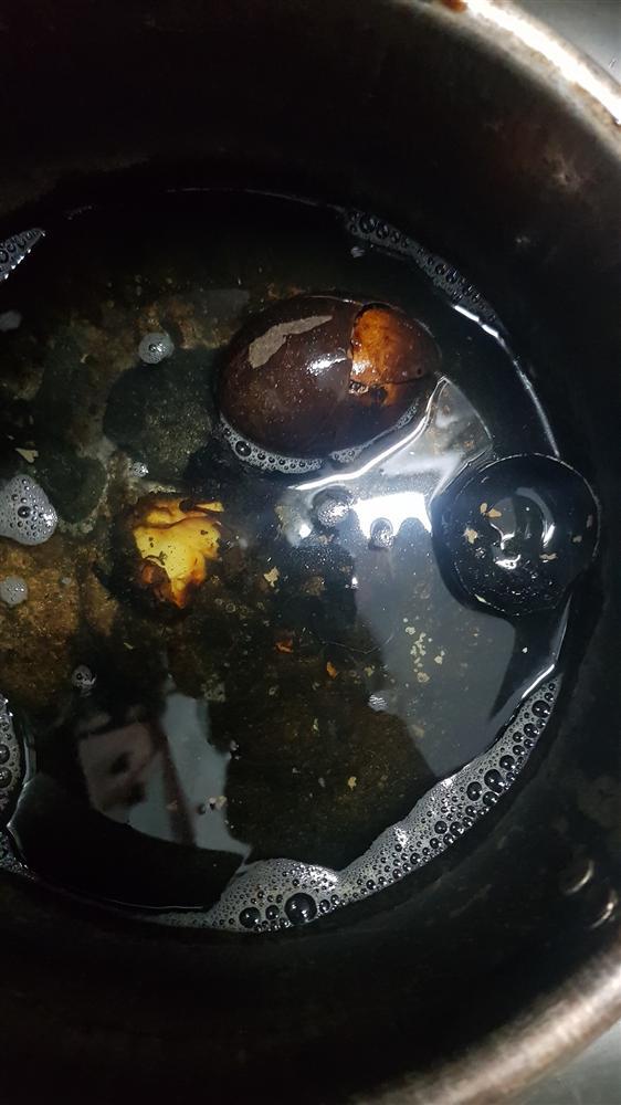 Tin vào hướng dẫn trên mạng, cô nàng khóc thét với món trứng vờn bóng đêm-2