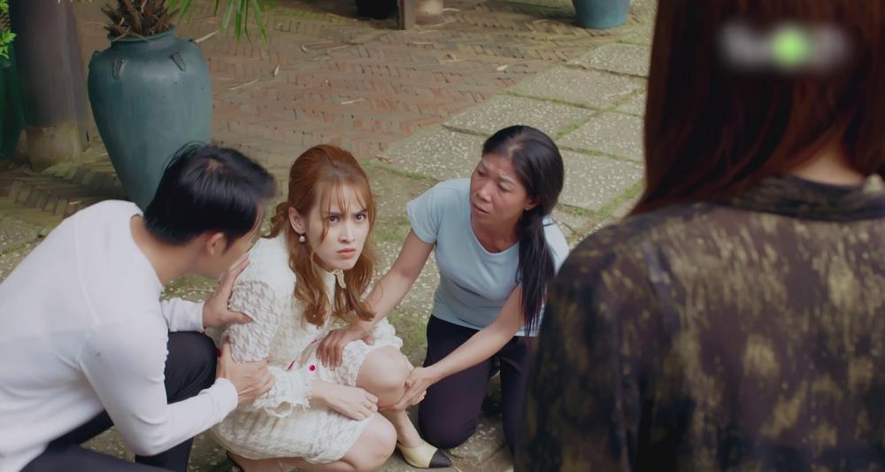 Gạo nếp gạo tẻ phần 2 tập 49: Thúy Ngân dùng bạo lực với chị ruột đến nỗi bị báo công an-4