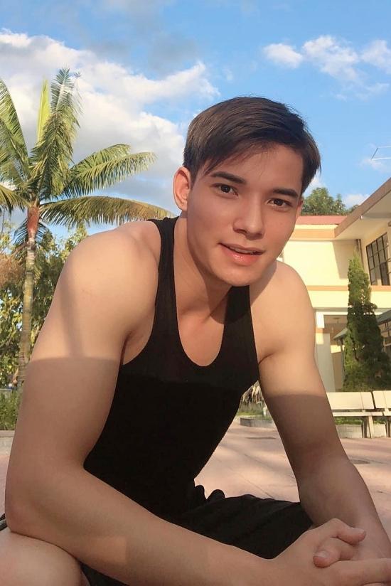 Khoảnh khắc đời thường của Sỹ Hưng.