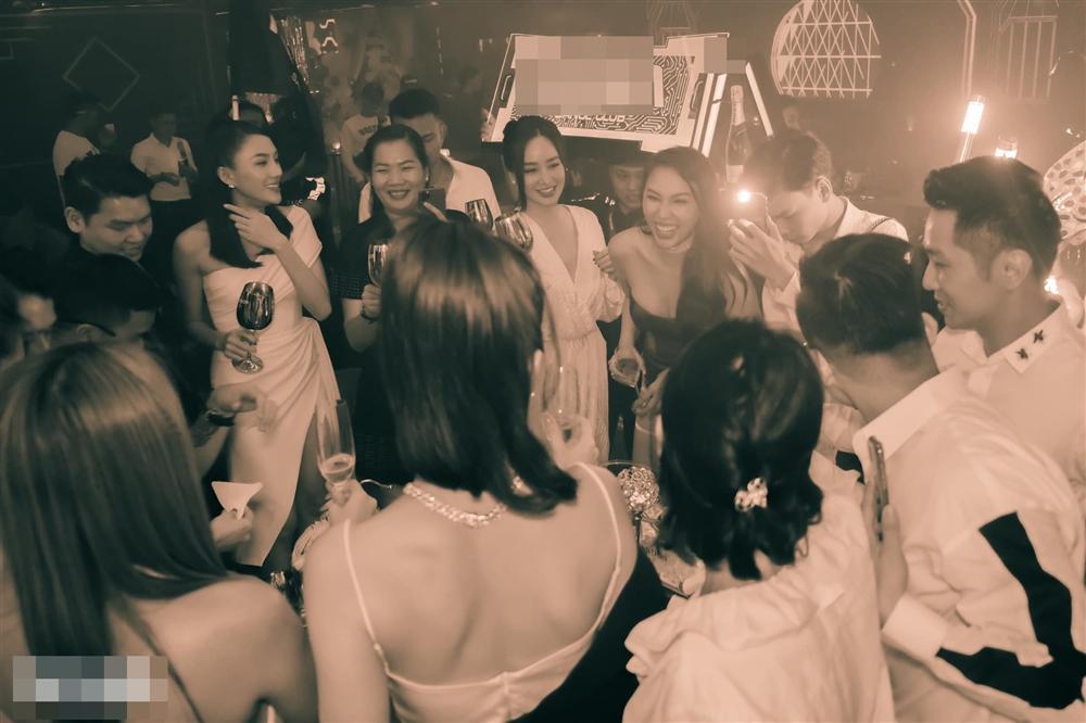 Xôn xao tin đồn Vũ Khắc Tiệp và Linh Chi cạch mặt-4