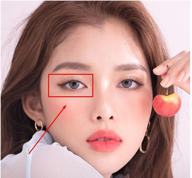 Nháy mắt vào giờ nào, điềm báo chuẩn giờ đó...-2