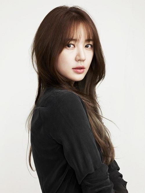 Mới đây, nữ diễn viên Yoon Eun Hye xác nhận trở thành khách mời cho chương trình thực tế “Law Of The Jungle”. Được biết, vì ảnh hưởng do dịch Covid-19 nên nhà sản xuất chương trình đã quyết định ghi hình trong nước thay vì ra nước ngoài như mọi khi. Bên cạnh Yoon Eun Hye, Gary, Ken Rhee và diễn viên hài Heo Kyung Hwan cũng xác nhậnghi hình tập này. Sự trở lại của ngôi sao phim 