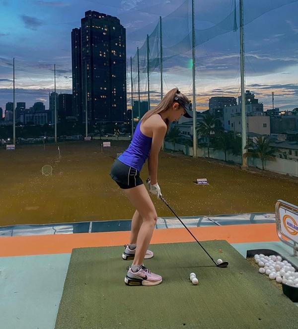 Minh Hằng chăm chỉ đi tập đánh golf, khép lại tin sao Việt.