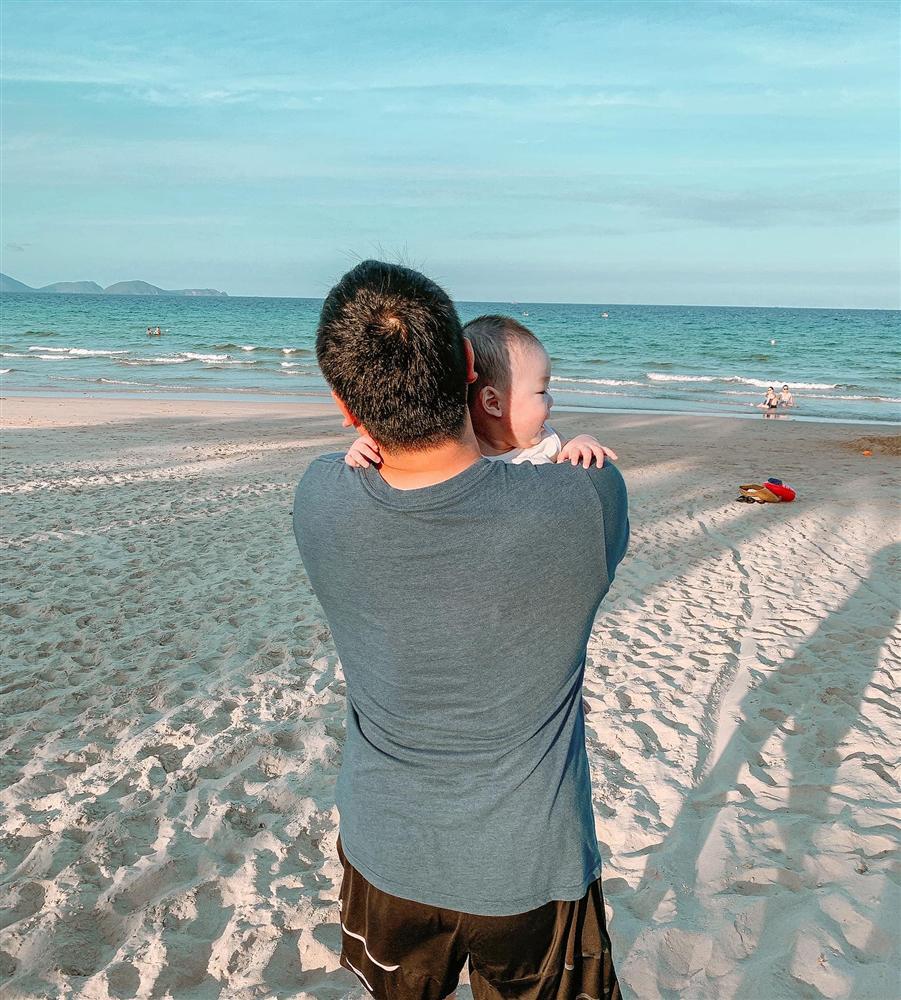 Đại gia Tuấn John cực ra dáng ông bố bỉm sữa dưới ống kính Lan Khuê-3