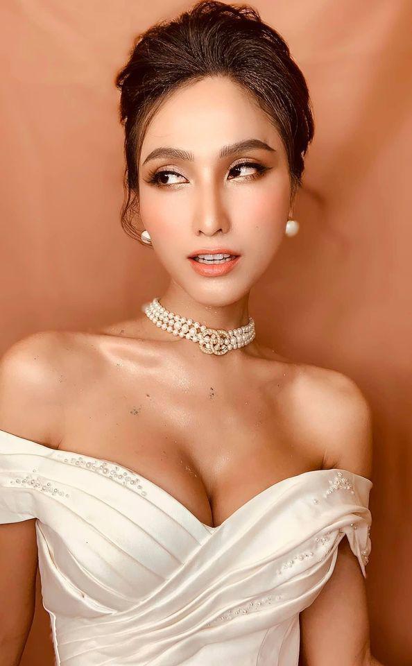 Hoa hậu Chuyển giới đầu tiên của Việt Nam bị chỉ trích mặc hở, kém xa Hương Giang-8