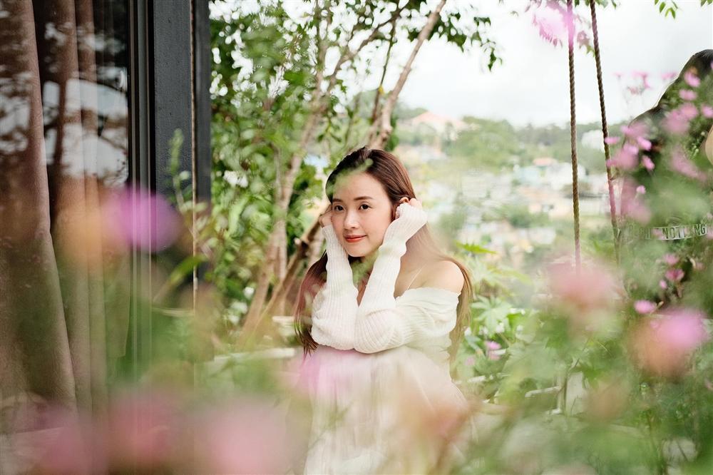 Đón tuổi mới trên núi, Midu gây chú ý khi xuất hiện bên mỹ nam đặc biệt-11