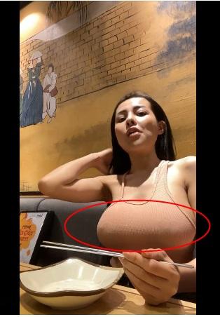 Vòng 1 Ngân 98 như muốn nhảy xổ ra ngoài vì chiếc áo chật ních-5