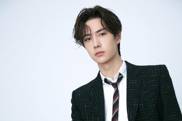 Vương Nhất Bác gặp tai nạn đường đua, đối thủ hả hê ăn mừng gây tranh cãi-6