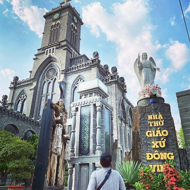 Lạc bước vào lâu đài cổ tích với những nhà thờ đẹp nhất 3 miền không phải ai cũng biết-13