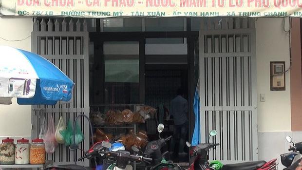 Người đàn ông rút súng, lên đạn dọa 2 người phụ nữ ở TP.HCM làm nhiều người thót tim-4