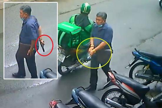 Người đàn ông rút súng, lên đạn dọa 2 người phụ nữ ở TP.HCM làm nhiều người thót tim