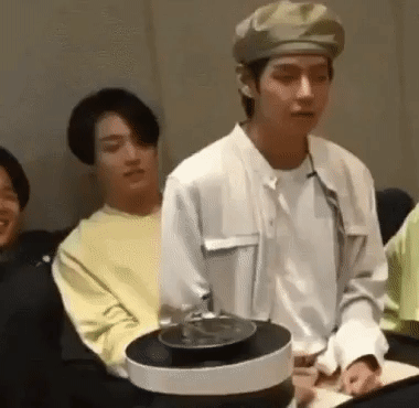 Tưởng thuyền Taekook lật rồi, ai ngờ vẫn kiên cố còn lâu mới ụp!-7