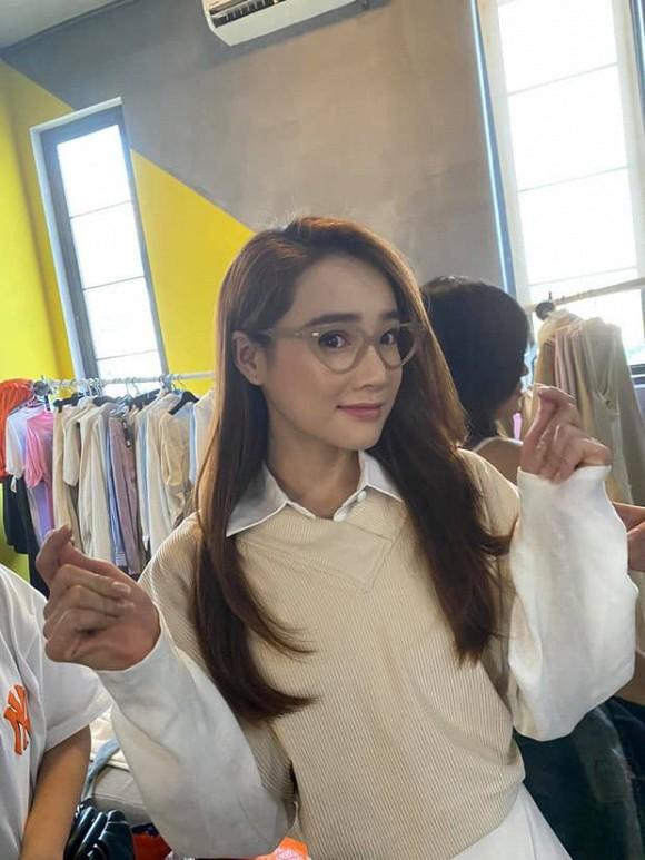 Chỉ là đi tập yoga, Nhã Phương cũng gây sốt với nhan sắc đỉnh cao và body chuẩn đét-6