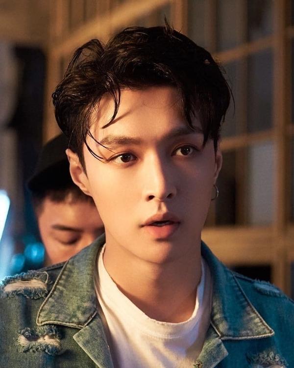 Lay EXO lên chức CEO: Người chúc mừng chiến thắng, kẻ tưởng đang xem hài-1