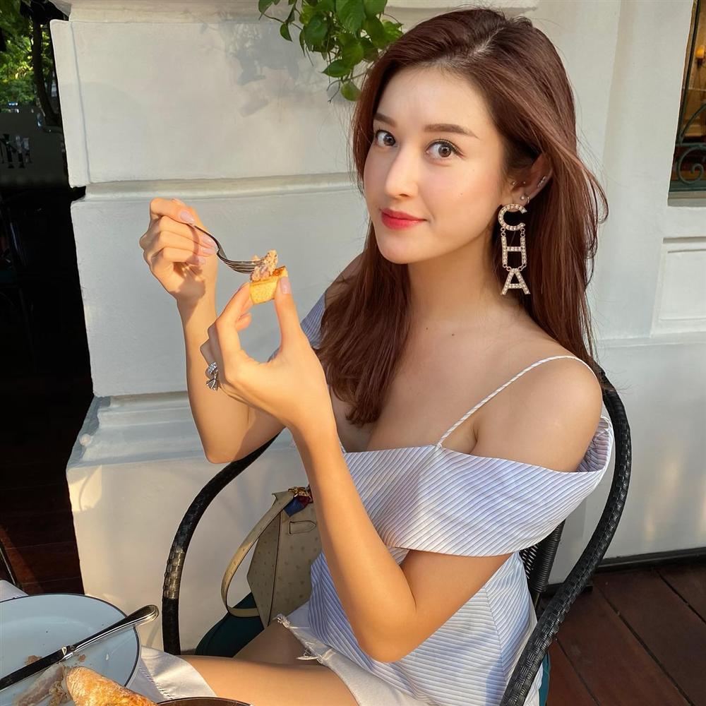 Á hậu Huyền My khiêm tốn nhận kém sắc trước mỹ nữ Tân Cương-2