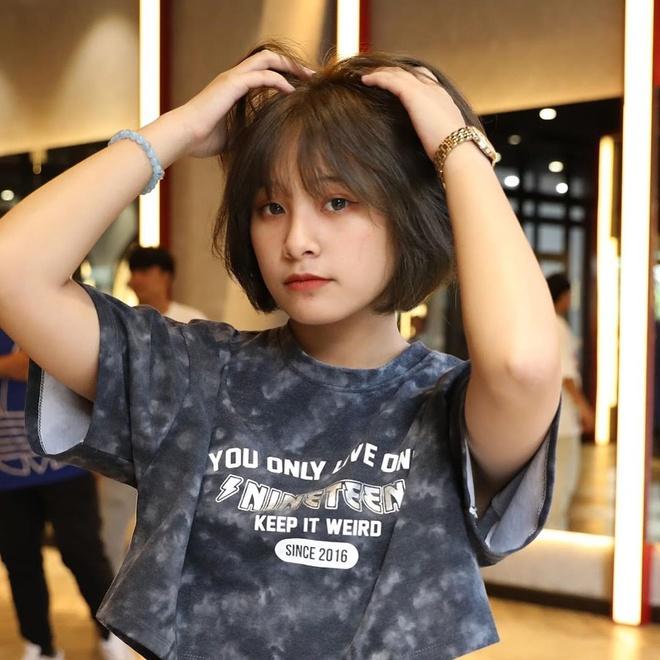 Thí sinh nữ thứ hai có mặt trong "Rap Việt" mùa đầu tiên là Lê Vũ Ngọc Anh, nghệ danh Nul hoặc Nul Northside. Nữ rapper sinh năm 2003, đang học tại trường THPT Mộc Ly ở Mộc Châu (Sơn La). Theo chia sẻ, Nul bắt đầu nghe nhạc rap từ năm lớp 7 và tập sáng tác vào năm lớp 9. Cô tự quay video, chia sẻ lên mạng xã hội và nhận được sự chú ý từ một bộ phận khán giả trẻ. Ảnh: IGNV.