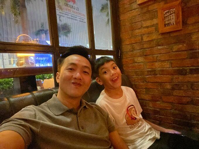 Cường Đô La tự hào khoe con trai Subeo ra dáng thanh niên-1