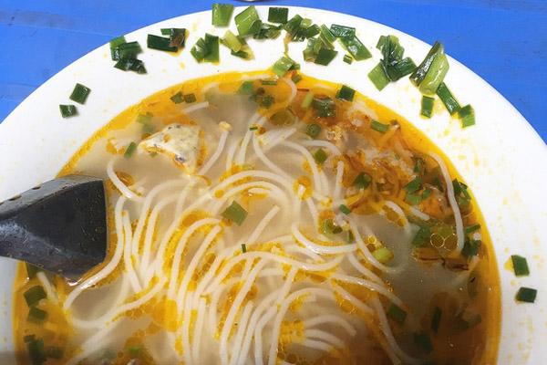 Trốn chồng, Thuỷ Tiên ở nhà tranh thủ làm món ăn yêu thích để ăn một mình-9