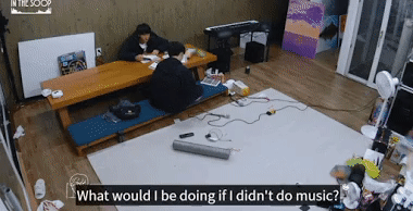 Vì sao Jin hạnh phúc khi chọn đi hát cùng BTS thay vì nổi danh nhờ diễn xuất ?-2