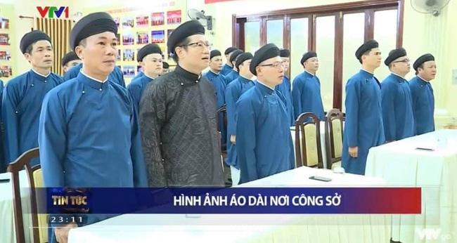 Hình ảnh nam công chức Huế mặc áo dài đi làm chiếm sóng từ truyền hình đến MXH-1