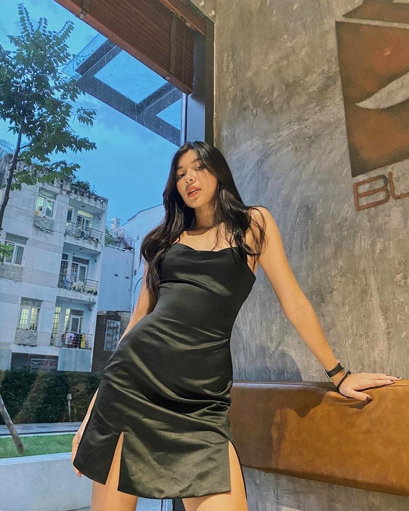 Street style: Linh Ka lần đầu thả rông táo bạo - Chi Pu phanh cúc khoe eo phẳng lì-9