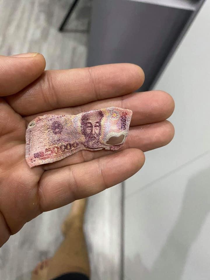 Mơ cho tiền vào lò vi sóng sẽ nở bung như gạo, thanh niên làm thử rồi khóc ròng-3