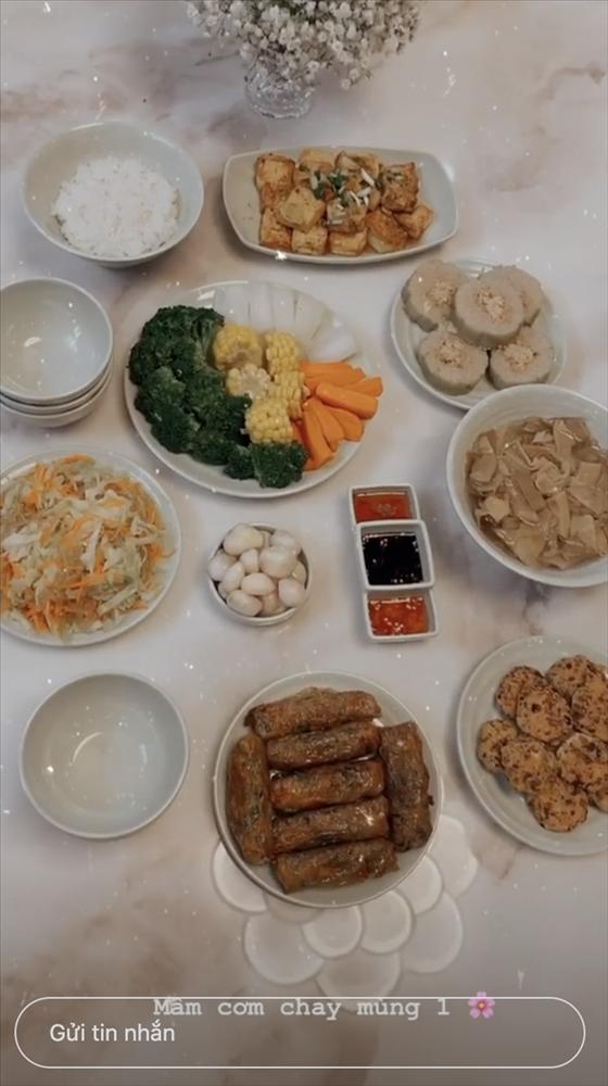 Chấm tài bếp núc của bạn gái tin đồn thiếu gia Hiếu Nguyễn, bạn cho bao nhiêu điểm?-11